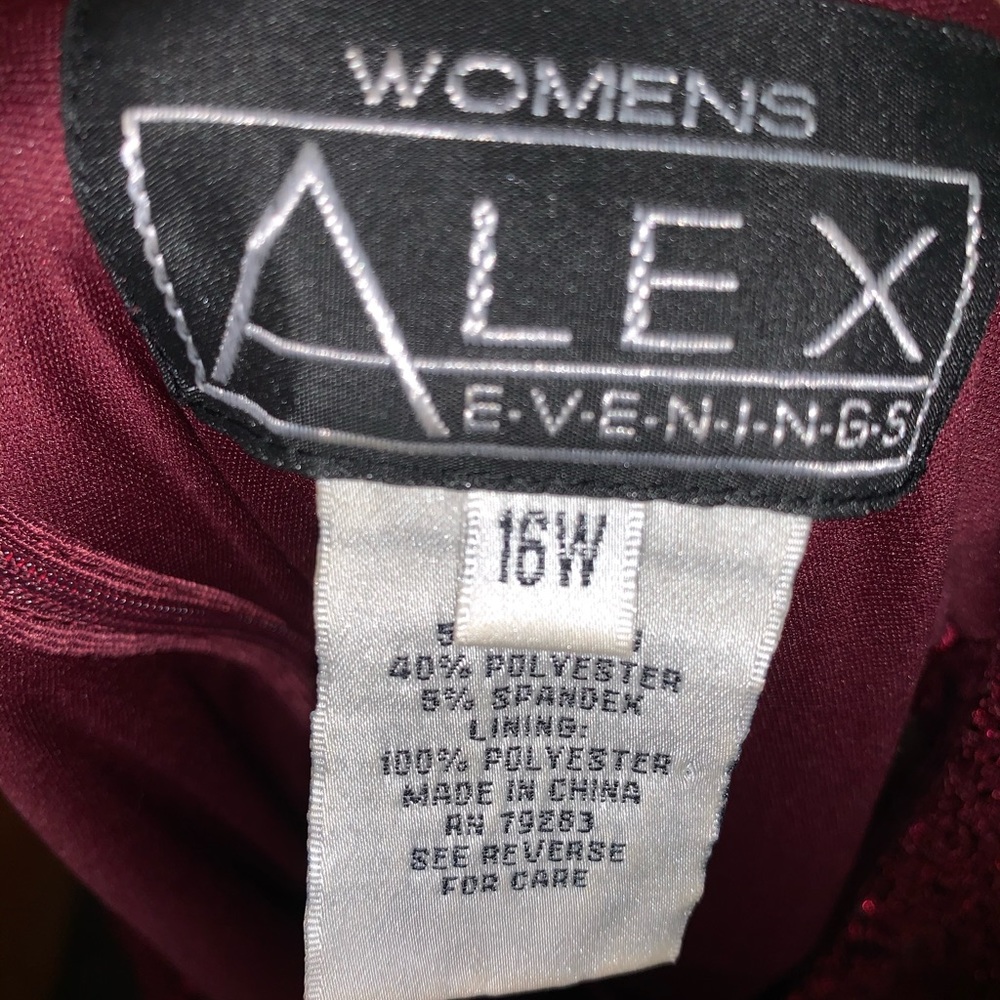 Burgundy dress worn once - Picture 5 of 5